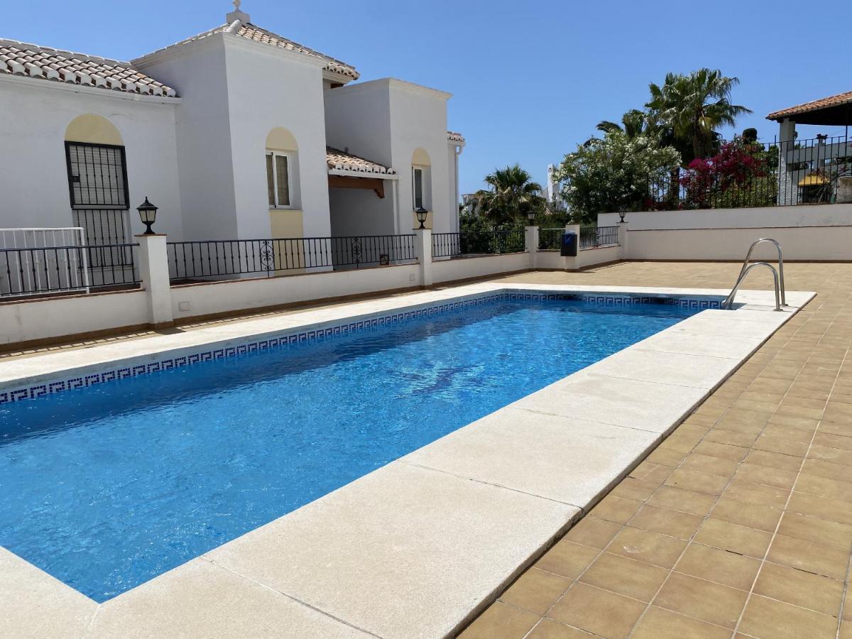 Chimenea Pinar 2 Apartments Casasol 内尔哈 外观 照片